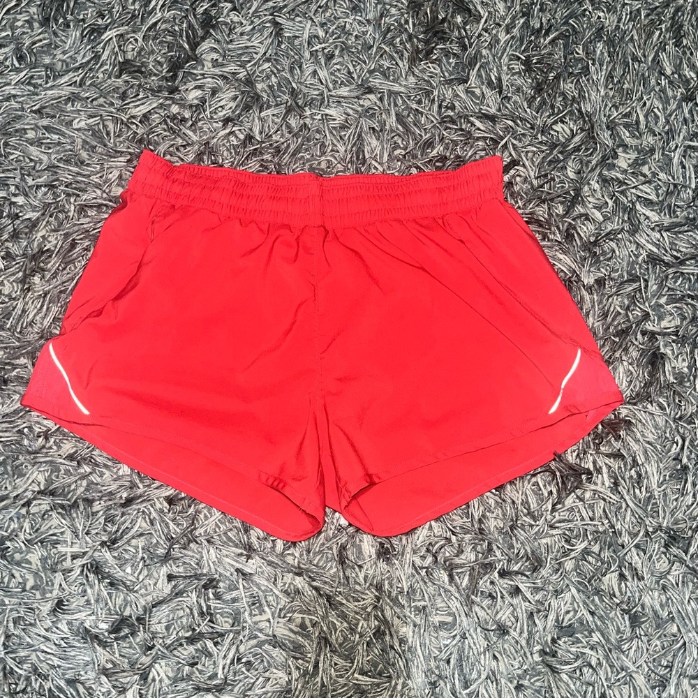Women’s L all in motion athletic shorts